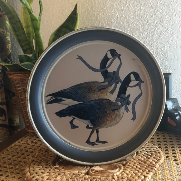 1988 Country Goose Sweetie Bear Bakery Round Tin - Picture 4 of 11